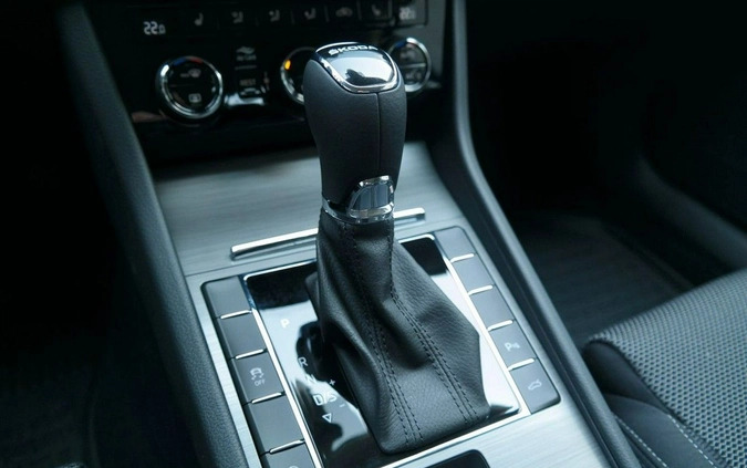 Skoda Superb cena 174790 przebieg: 5, rok produkcji 2024 z Sędziszów małe 781